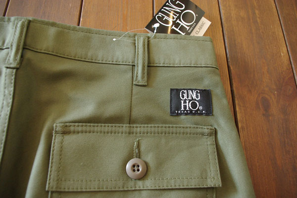 GUNG HO SLIM BAKER PANTS 32inch

日本オリジナルフィッティングのタイトなシルエットのベイカー。

32inch  サイズ　ウエスト:82ｃｍ　股上:27ｃｍ　股下:79ｃｍ　
ワタリ:29ｃｍ　スソ幅:19ｃｍ

コットン 100％　　MADE IN JAPAN

※商品価格(税込)　￥14,040
※金額は商品価格に送料(一律￥648)が加算された金額となります。